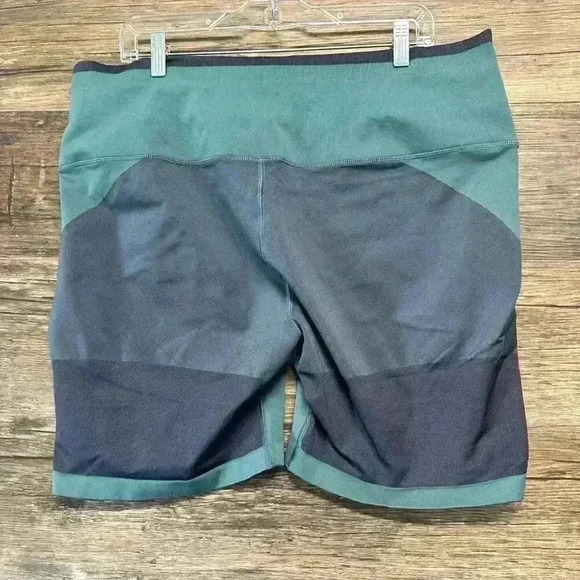 Athleta Color-Blocked Bike Shorts size 3X - Picture 1 of 8